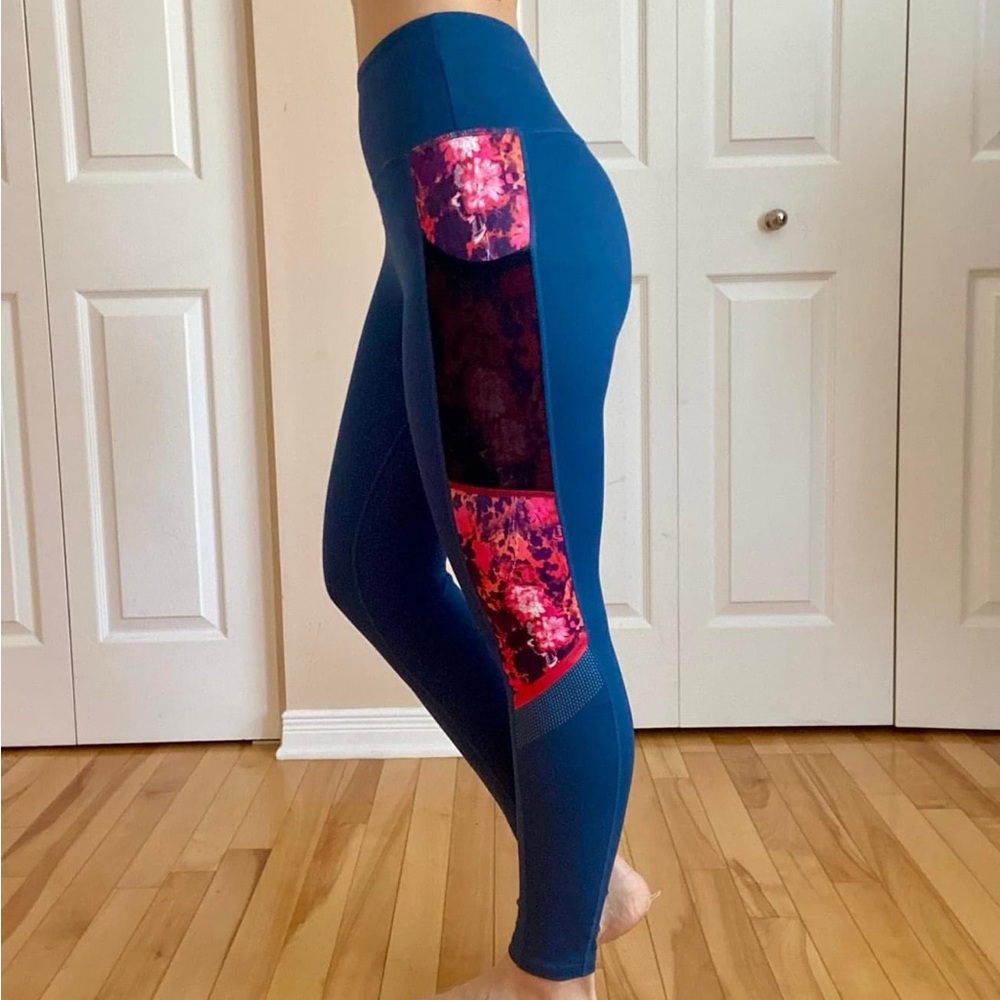 ❌SOLD OFF SITE Spring Floral Mesh Pocket Light N Tight Leggings 7/8
